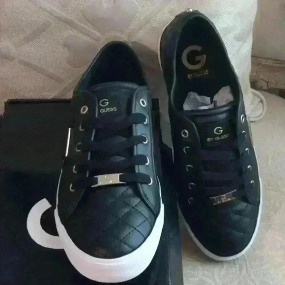 GUESS Women's Sneakers​ - Picture 15 of 15
